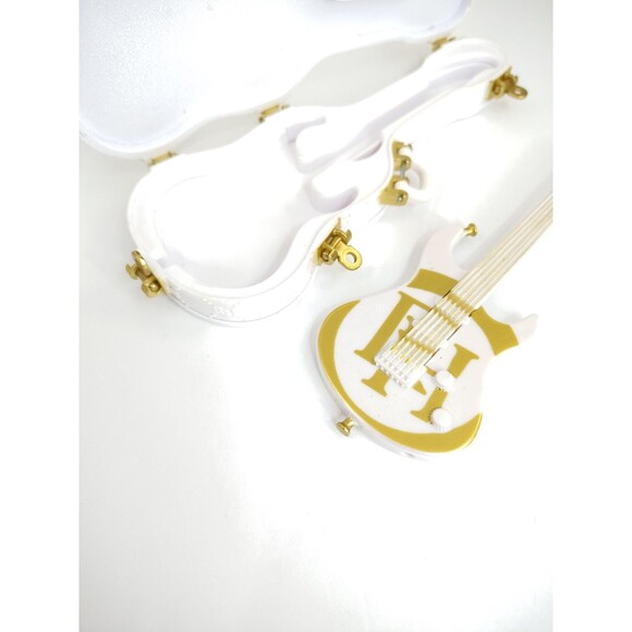 Rainbow High Carmen Major Rockstar Guitar and Case ONLY No doll, no strap - Picture 2 of 13